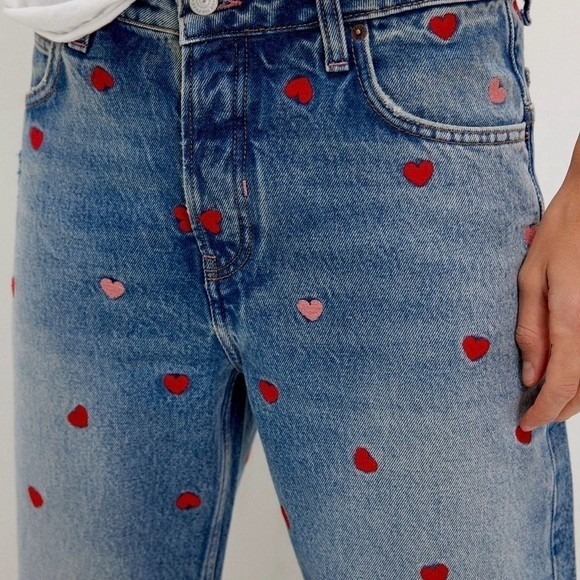 We The Free Deep Trance Be Mine Embroidered Heart Boyfriend Jeans 30 NWT - Picture 1 of 4